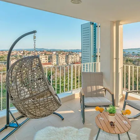 Sunset Penthouse With Jacuzzi