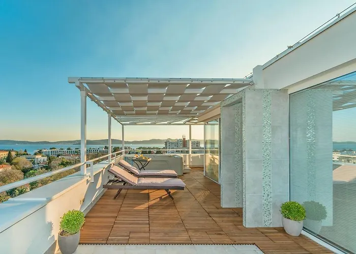 Sunset Penthouse With Jacuzzi And Seaview Апартаменты