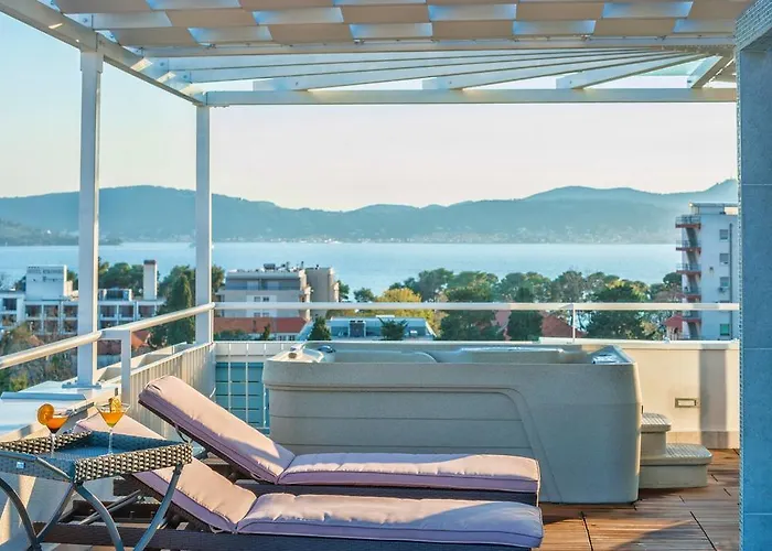 Sunset Penthouse With Jacuzzi And Seaview Apartmán Zadar